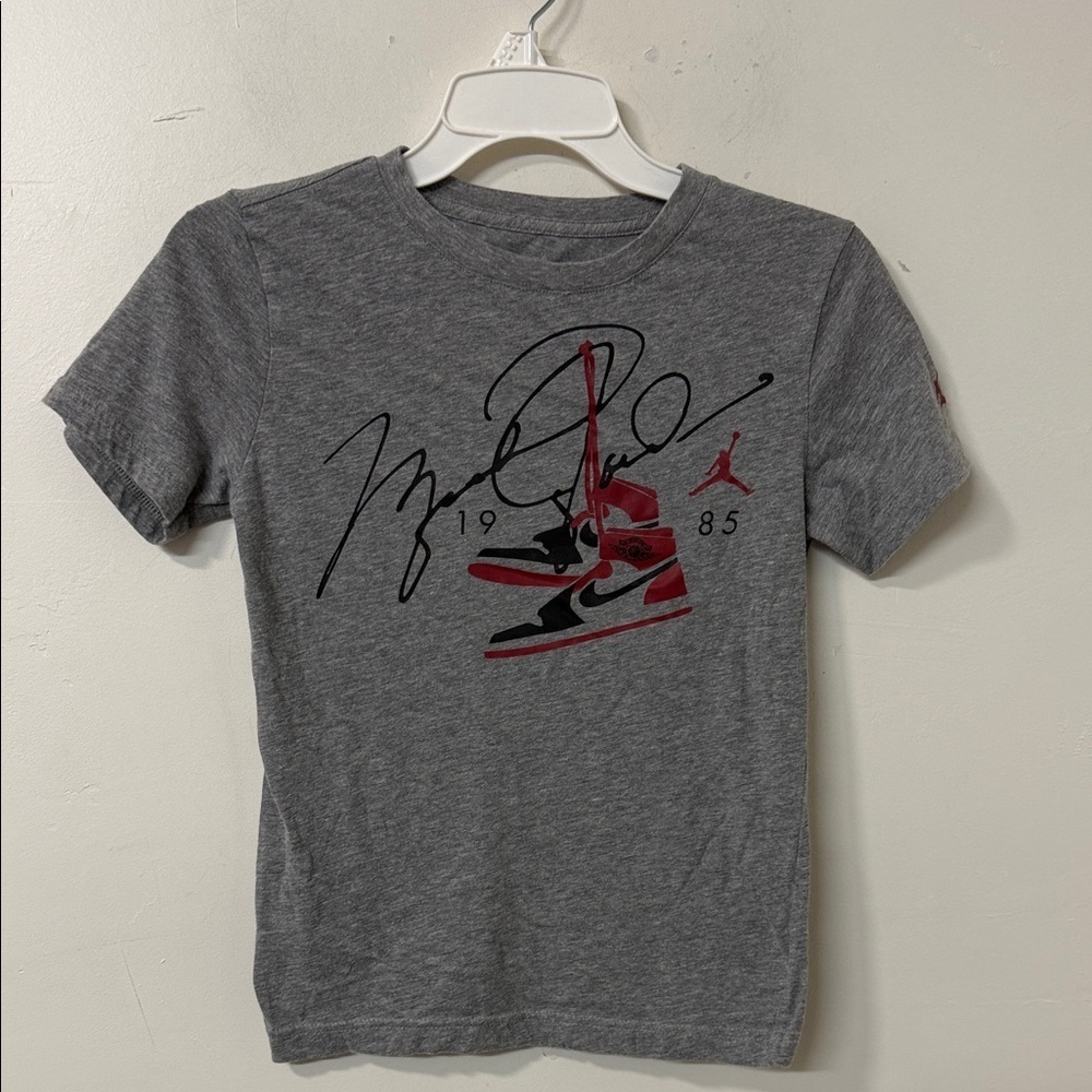 Gray Graphic T-Shirt with Red and Black Design